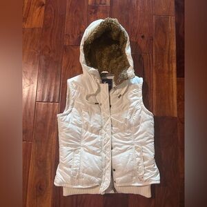 A&E women’s winter vest